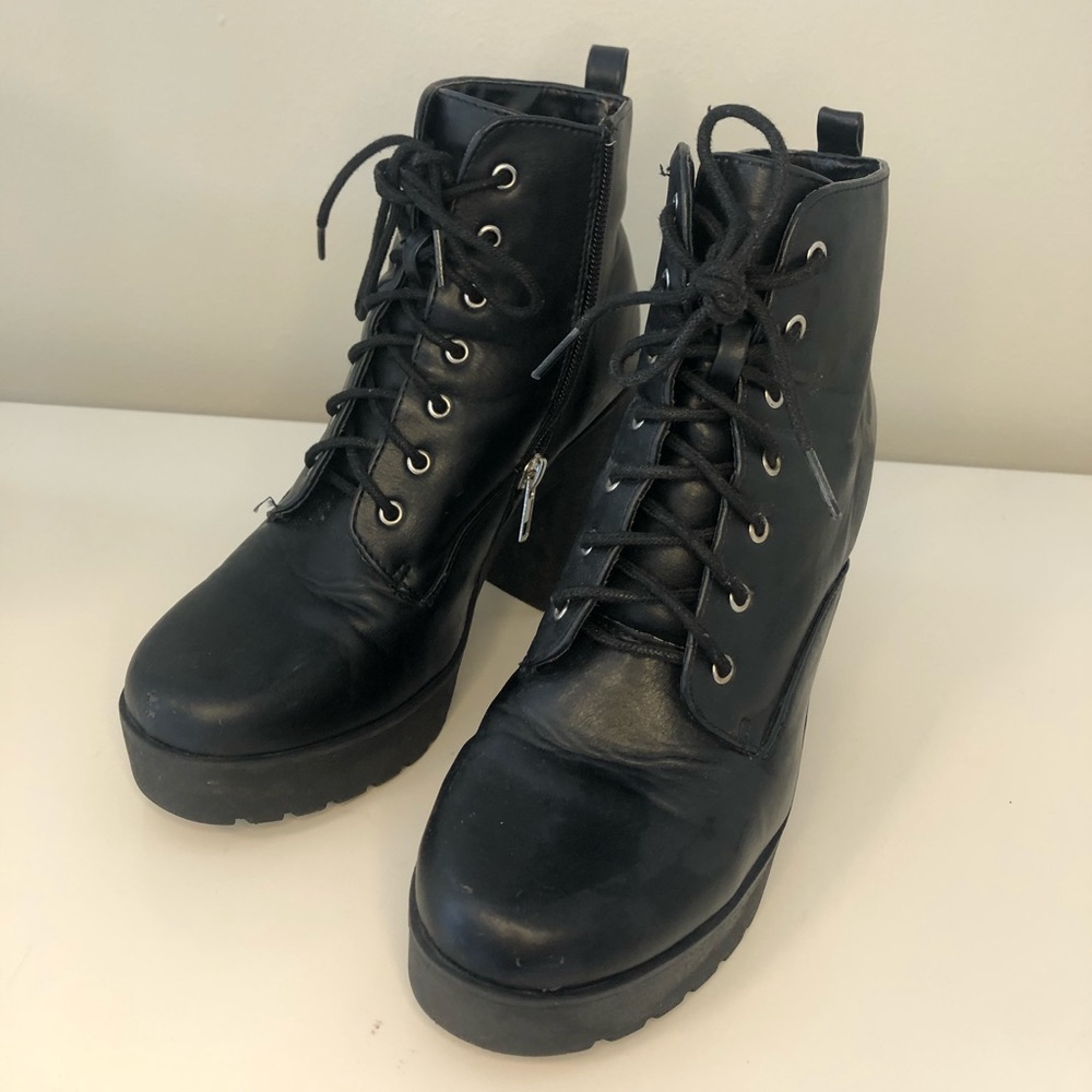 Black Boots with Heel